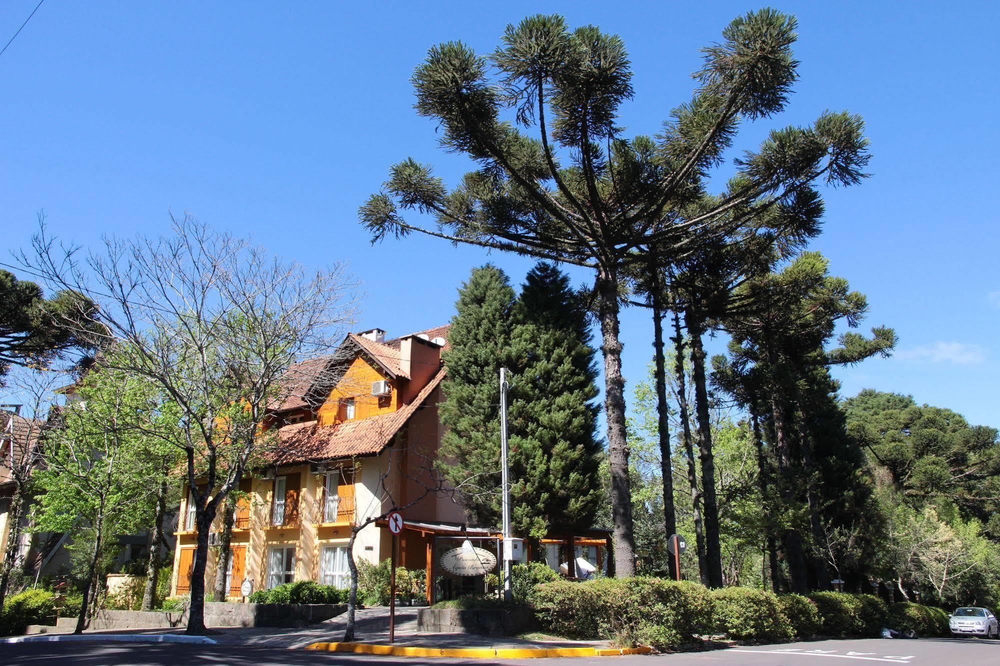 Pousada Aguia Branca Gramado Exterior photo