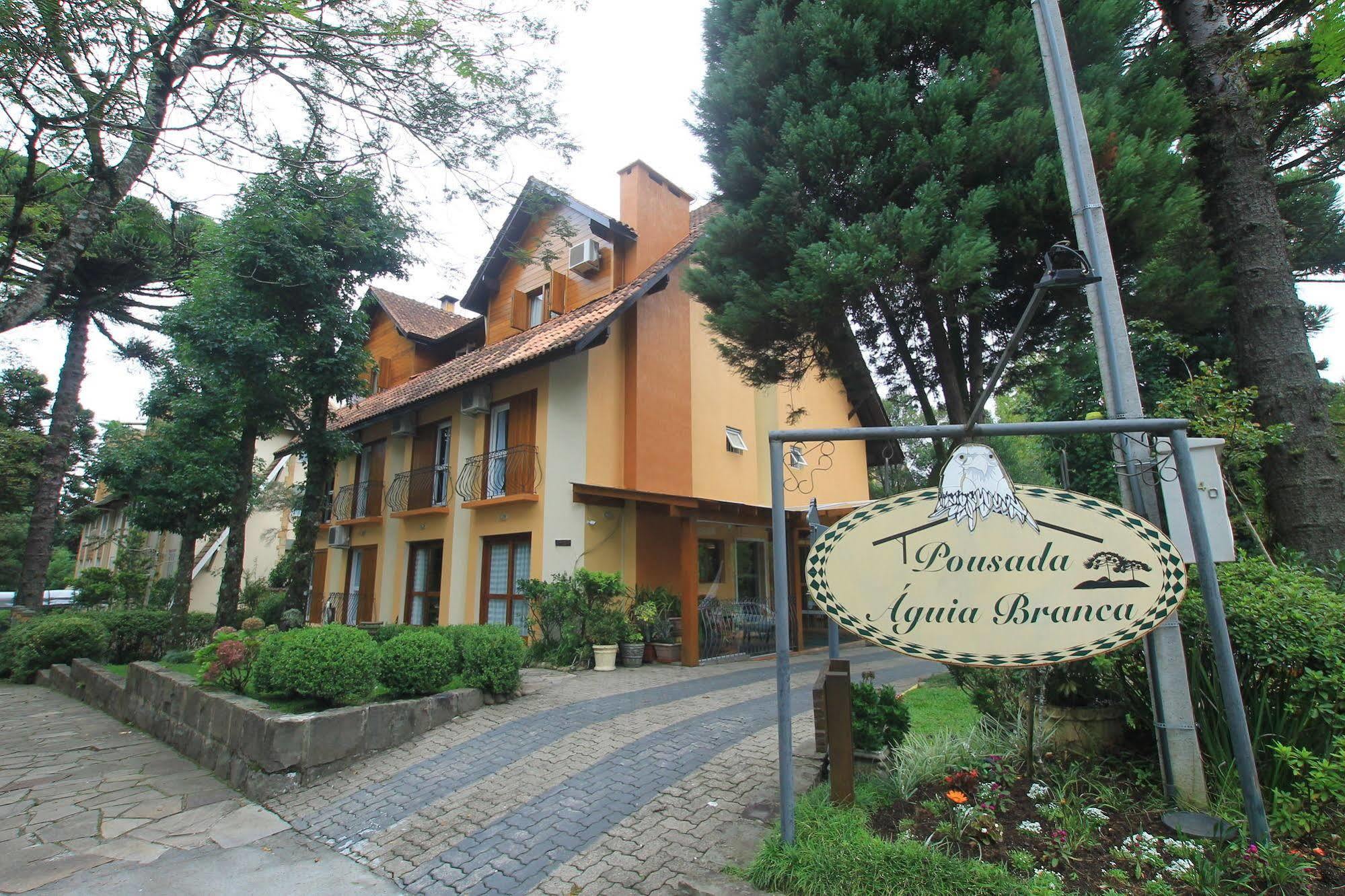 Pousada Aguia Branca Gramado Exterior photo